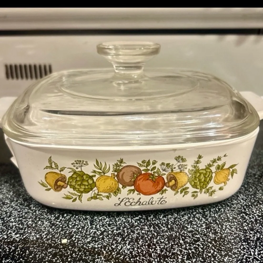 Pyrex Vintage Spice Of Life L’Echalote Glass Baking Dish with Lid 1 Quart